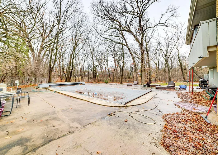 Pool, Gym & Basketball Court: Holiday home Olympia Fields